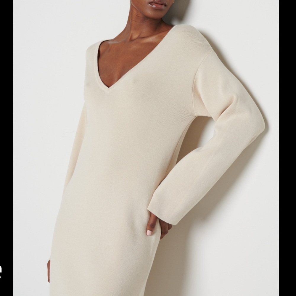 Dex Cream V-Neck Long Sleeve Maxi Dress
